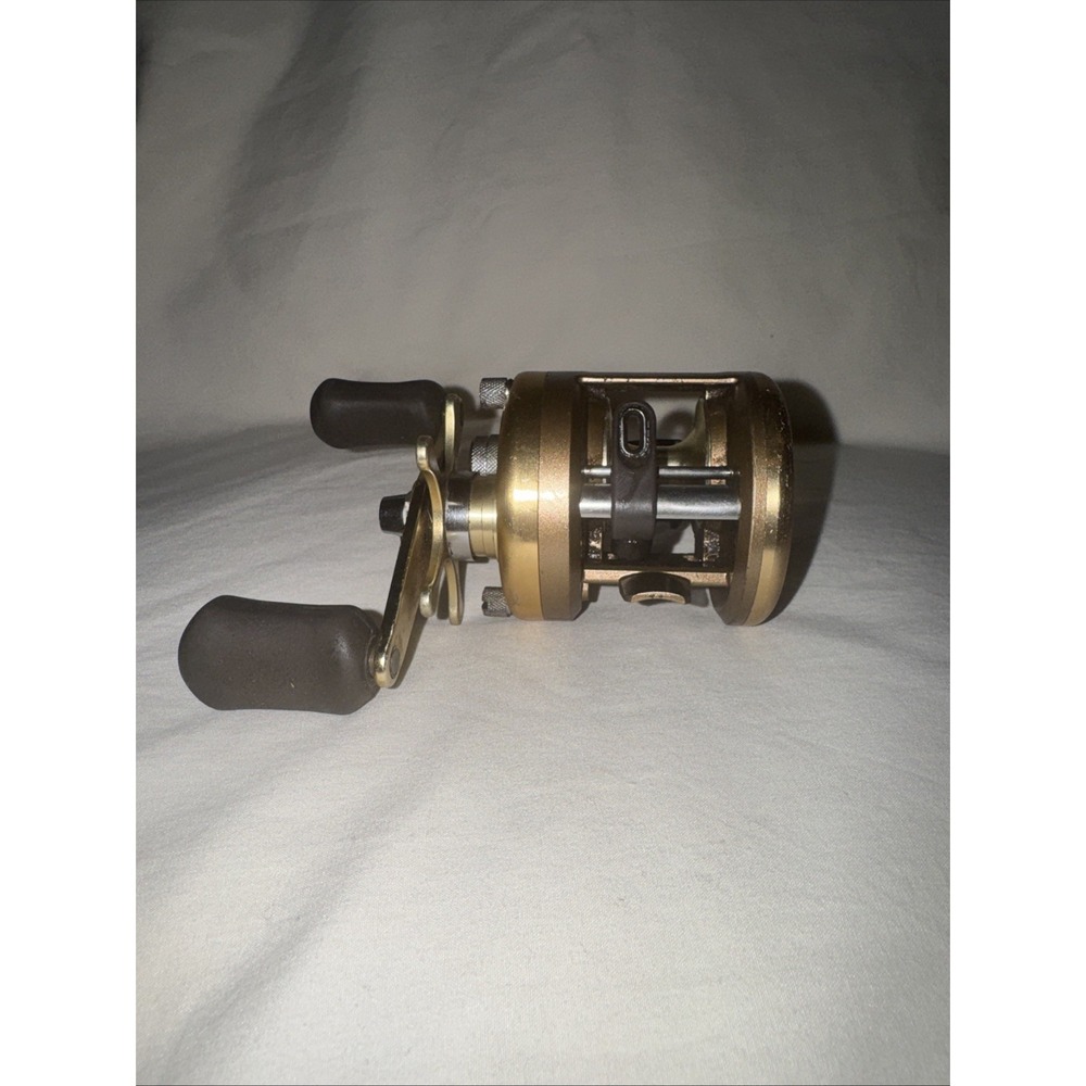 Shimano Cardiff 100 Gold Bait Casting Reel Round
